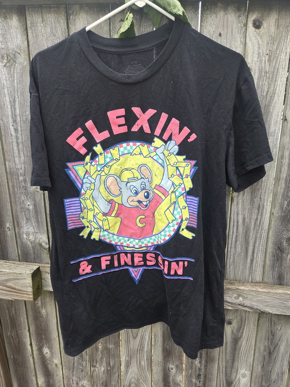 Chuck E Cheese Black "Flexin' & Finessin'" Men's Graphic Tee